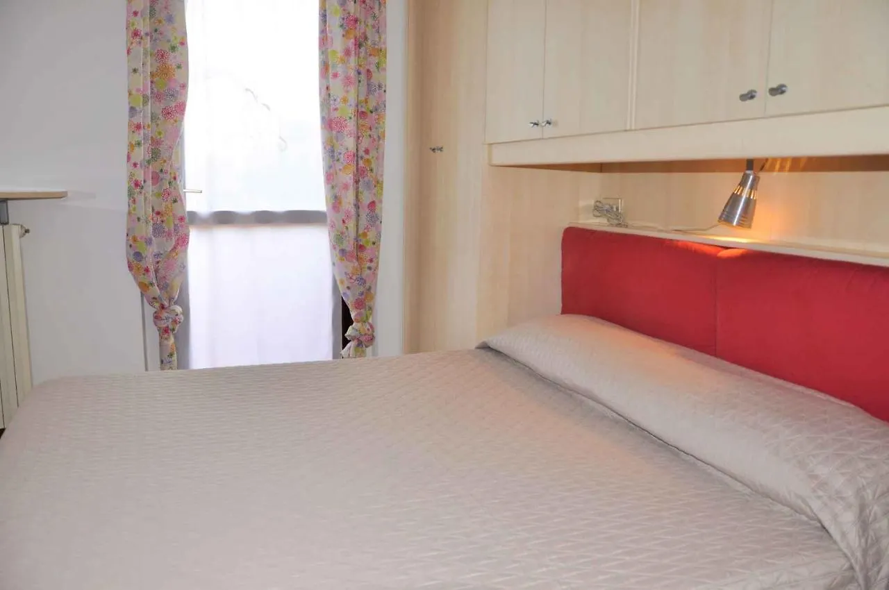 Apartments In Lazise/Gardasee 21989 Italy