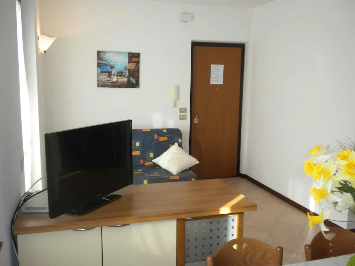 Apartments In Lazise/Gardasee 21989 Italy