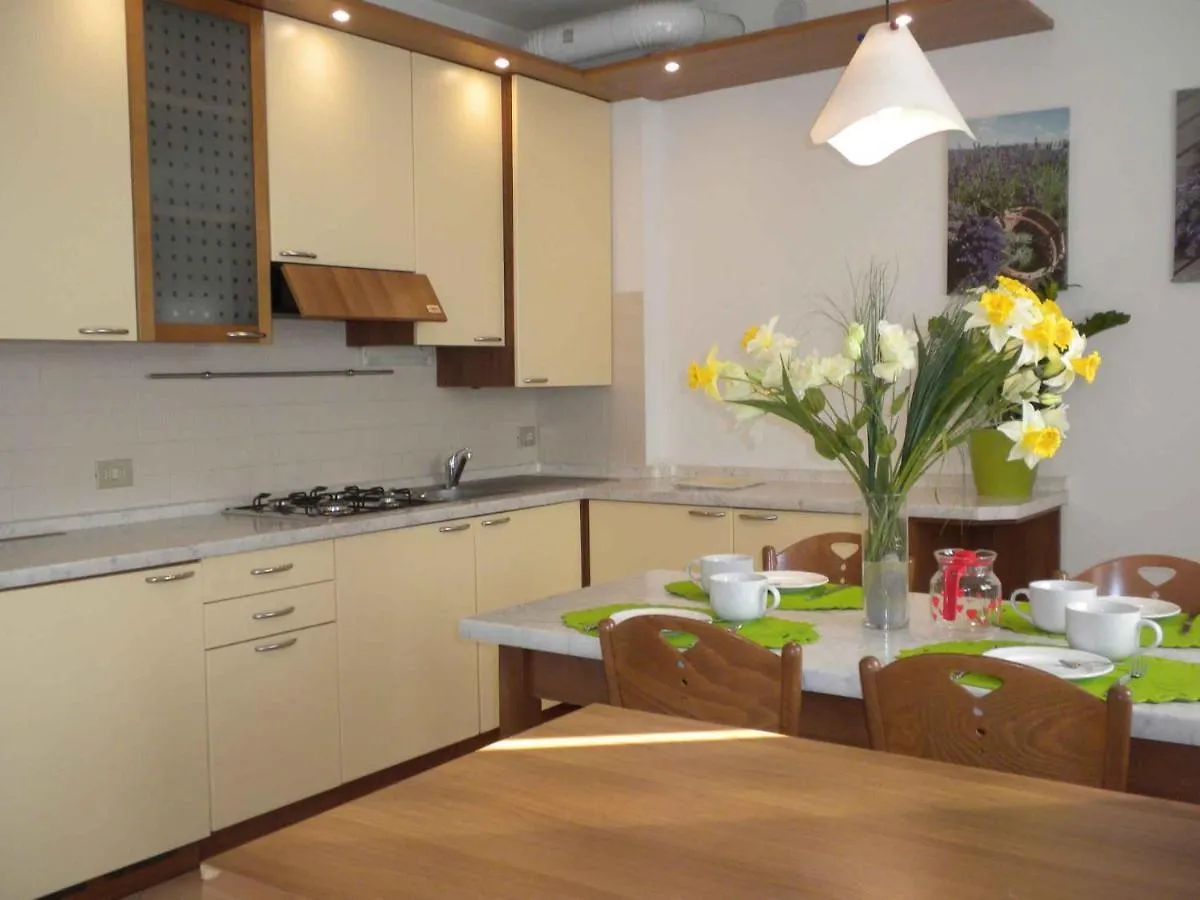 Apartments In Lazise/Gardasee 21989 Italy